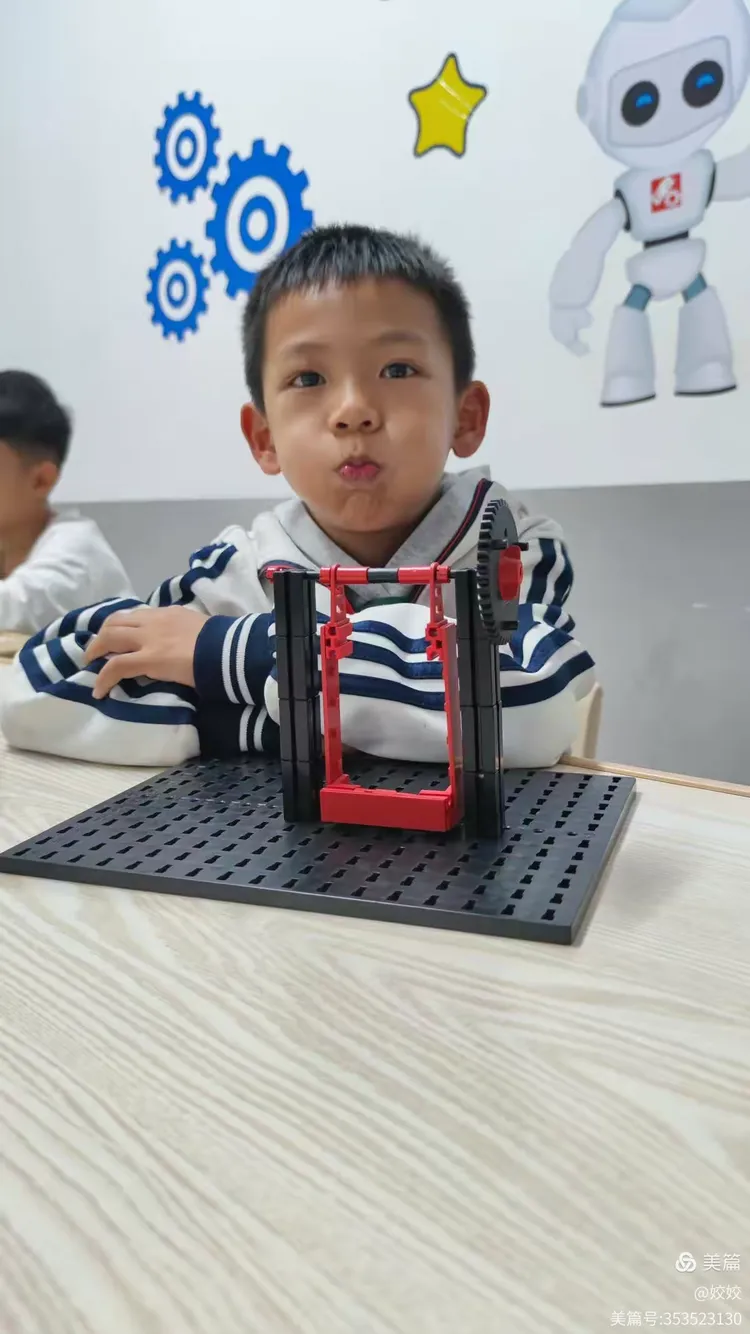 我在凤凰机器人的成长——————叶子豪